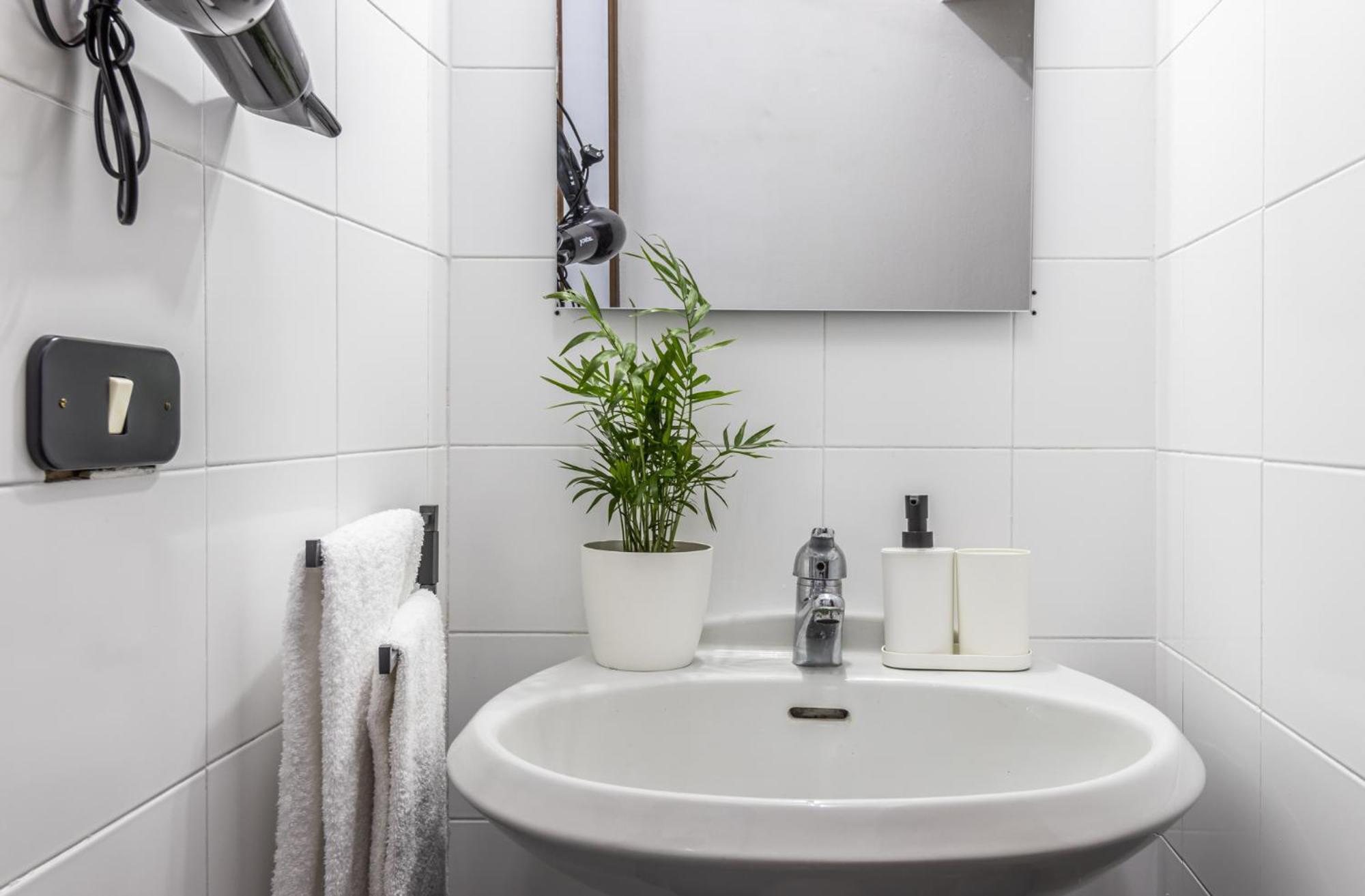 Ottonelli Street Stay- Wifi Fibra Free Tra Storchi & Centro Storico Modena Eksteriør billede