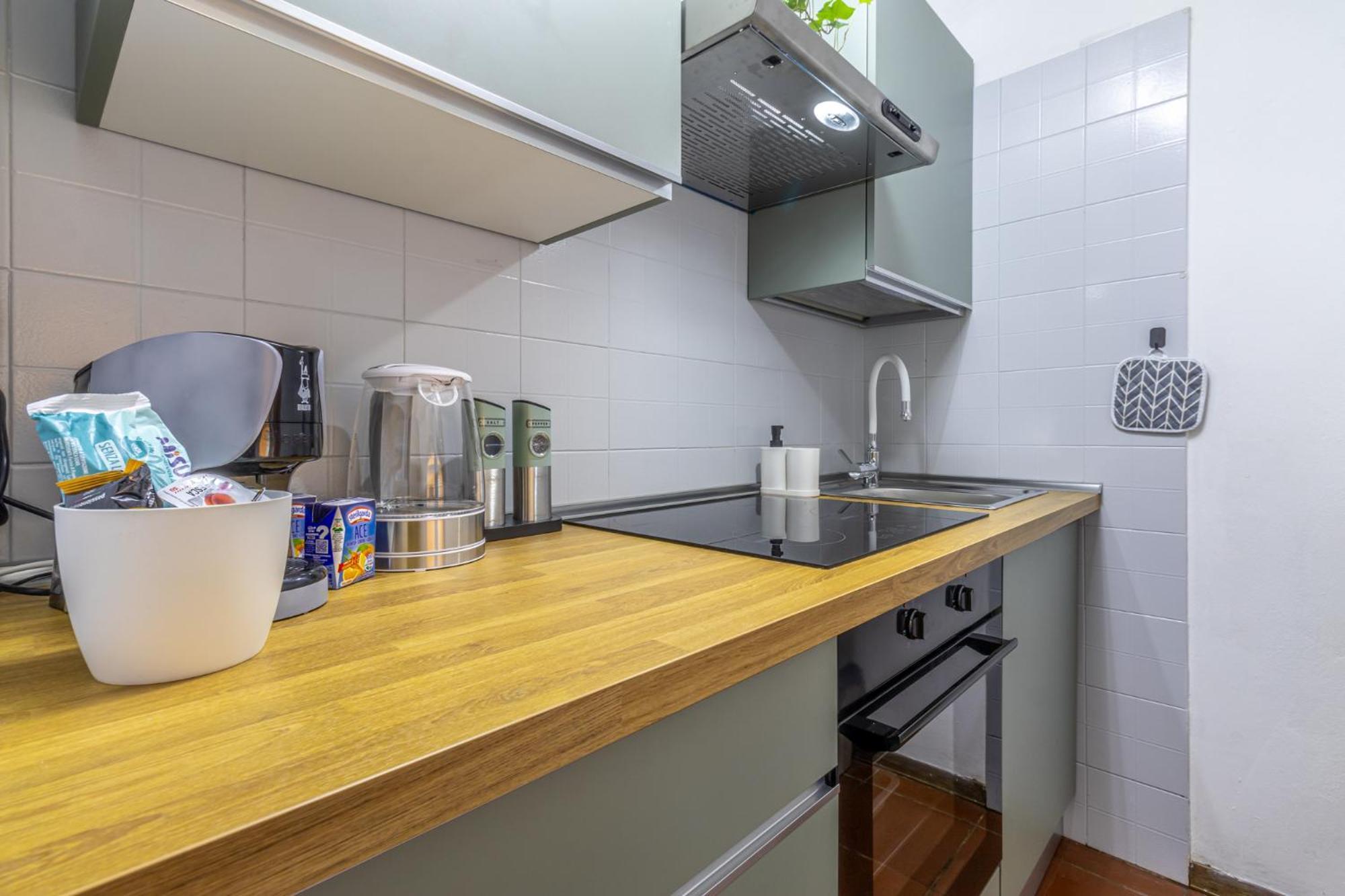 Ottonelli Street Stay- Wifi Fibra Free Tra Storchi & Centro Storico Modena Eksteriør billede
